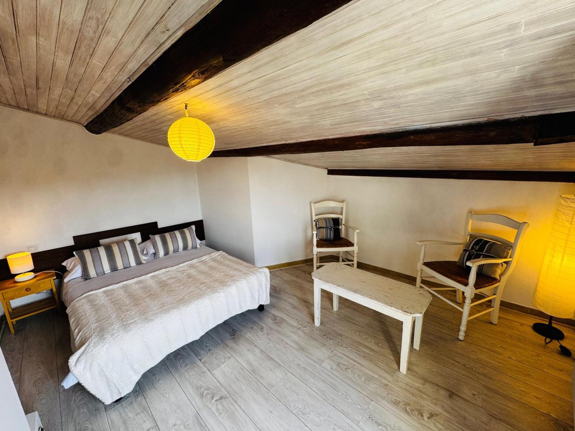Gite La Bastide De La Loge Au Pied Du Mont Ventoux Со-де-Воклюз Номер фото